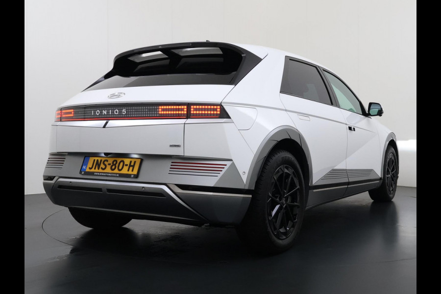 Hyundai IONIQ 5 Lounge AWD 77.4 kWh | SOH 100% RIJKLAAR! | FABRIEKSGARANTIE HYUNDAI TOT 10-2028| |STOELVERWARMING + VENTILATIE| DEALER OH. |ELEK. ACHTERKLEP| BOSE AUDIO| VOL OPTIES| ACHTERBANK VERWARMD| HEAD-UP