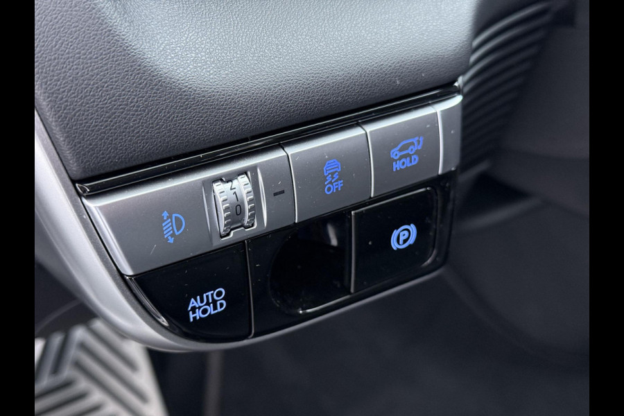 Hyundai IONIQ 5 Lounge AWD 77.4 kWh | SOH 100% RIJKLAAR! | FABRIEKSGARANTIE HYUNDAI TOT 10-2028| |STOELVERWARMING + VENTILATIE| DEALER OH. |ELEK. ACHTERKLEP| BOSE AUDIO| VOL OPTIES| ACHTERBANK VERWARMD| HEAD-UP