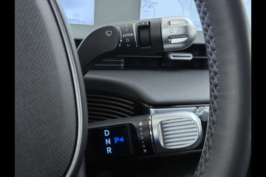 Hyundai IONIQ 5 Lounge AWD 77.4 kWh | SOH 100% RIJKLAAR! | FABRIEKSGARANTIE HYUNDAI TOT 10-2028| |STOELVERWARMING + VENTILATIE| DEALER OH. |ELEK. ACHTERKLEP| BOSE AUDIO| VOL OPTIES| ACHTERBANK VERWARMD| HEAD-UP