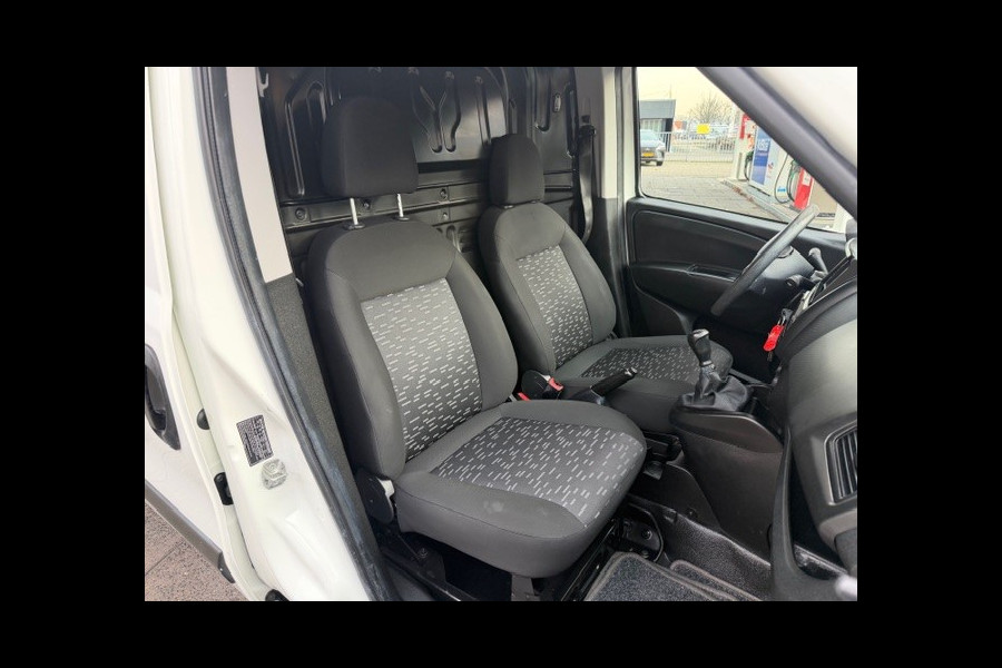 Opel Combo 1.3 CDTi L2H1 Edition AIRCO I NAVI I TREKHAAK I IMPERIAAL I EURO 6 I LAGE KILOMETERS