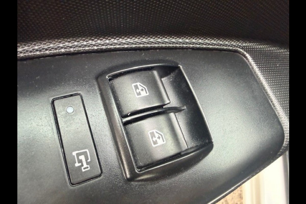 Opel Combo 1.3 CDTi L2H1 Edition AIRCO I NAVI I TREKHAAK I IMPERIAAL I EURO 6 I LAGE KILOMETERS