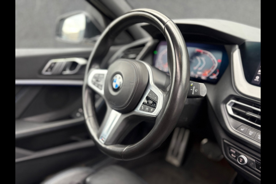 BMW 1-serie 118i - M Sport - Pano - Leder - CarPlay