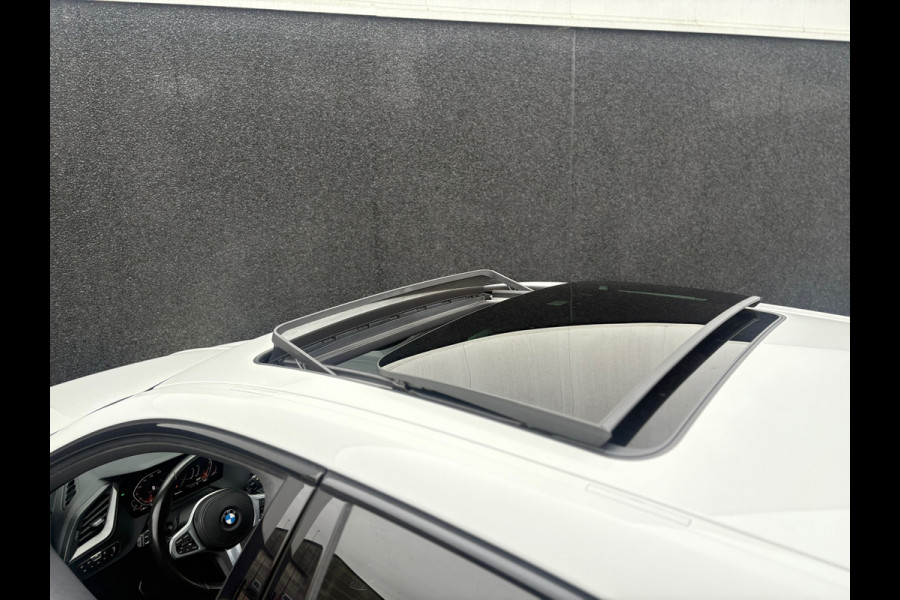 BMW 1-serie 118i - M Sport - Pano - Leder - CarPlay