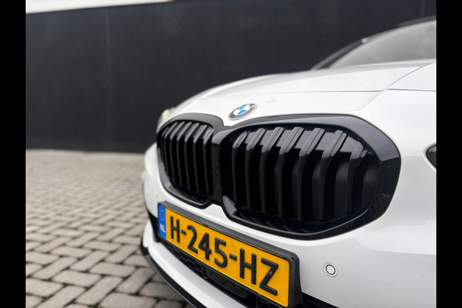 BMW 1-serie 118i - M Sport - Pano - Leder - CarPlay