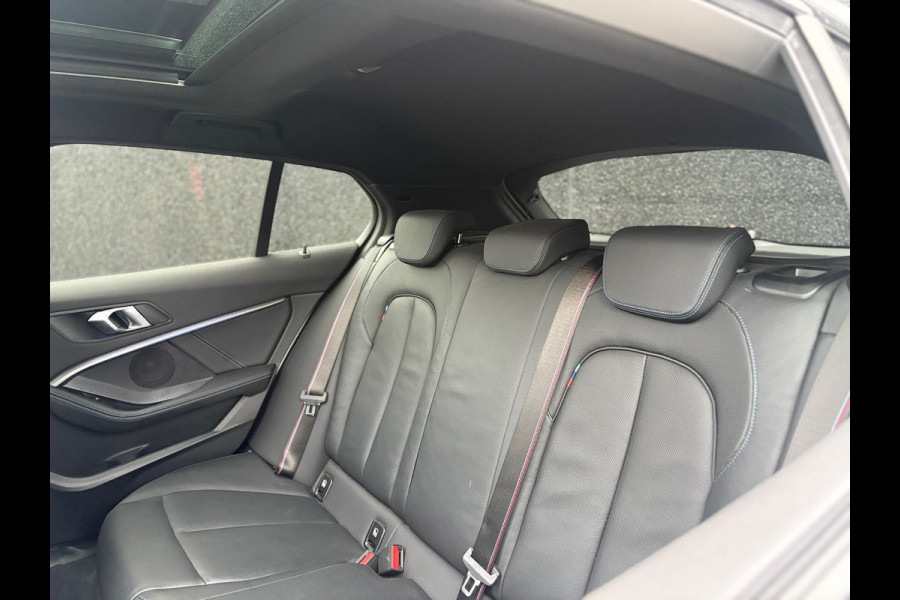 BMW 1-serie 118i - M Sport - Pano - Leder - CarPlay