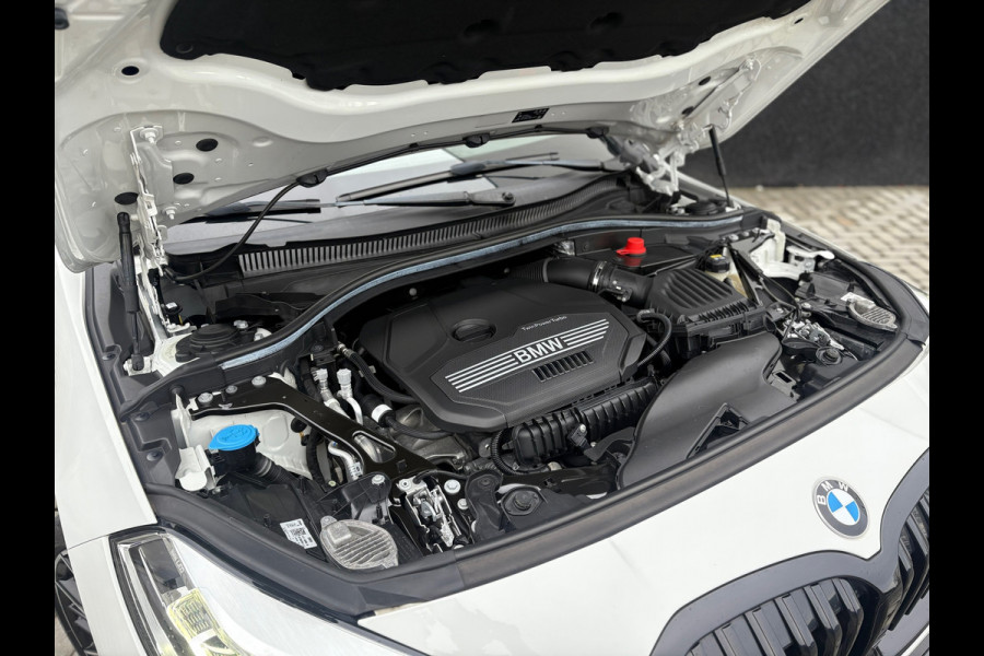 BMW 1-serie 118i - M Sport - Pano - Leder - CarPlay