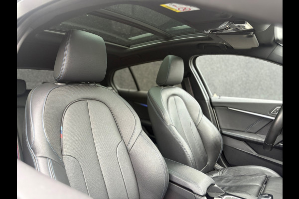 BMW 1-serie 118i - M Sport - Pano - Leder - CarPlay