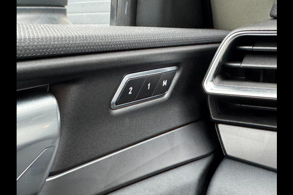 Lynk & Co 01 1.5 Black Edition Trekhaak/Panoramadak/ACC/Stoelverwarming