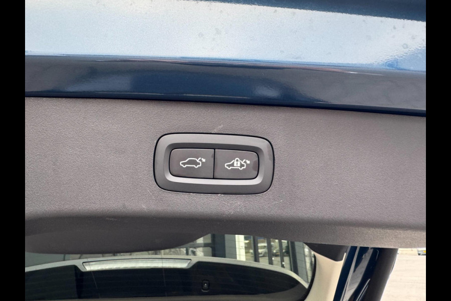 Lynk & Co 01 1.5 Black Edition Trekhaak/Panoramadak/ACC/Stoelverwarming