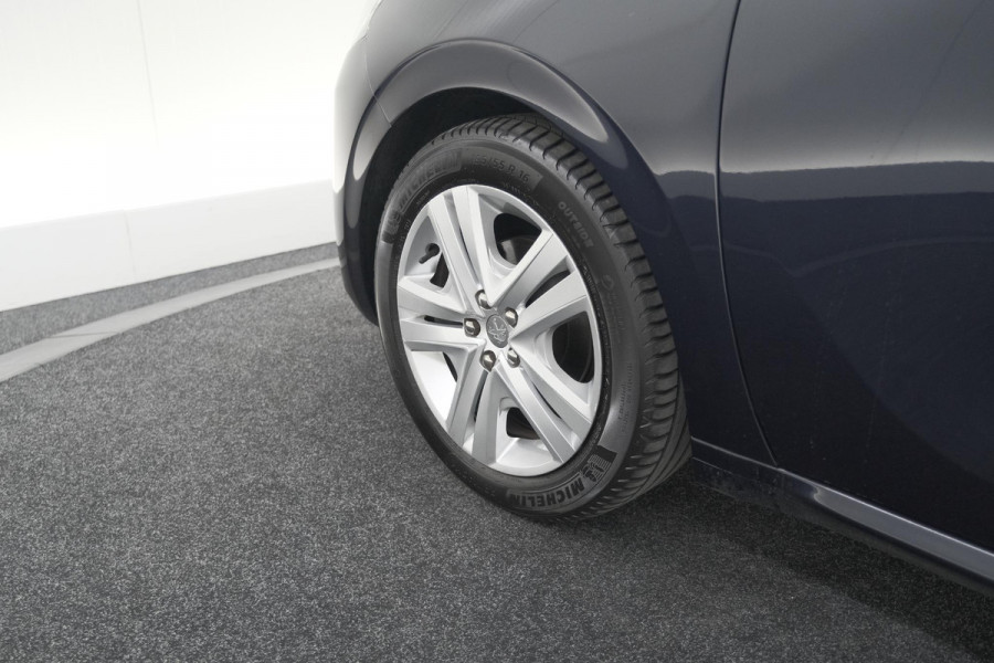 Peugeot 208 PureTech 82 Signature | Apple Carplay | Parkeersensoren | Navigatie | Airco