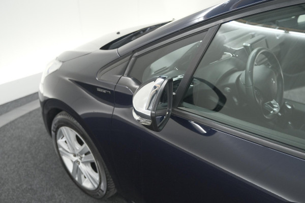 Peugeot 208 PureTech 82 Signature | Apple Carplay | Parkeersensoren | Navigatie | Airco