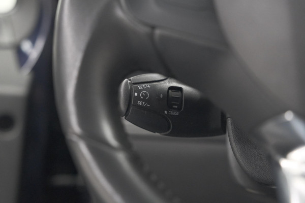 Peugeot 208 PureTech 82 Signature | Apple Carplay | Parkeersensoren | Navigatie | Airco