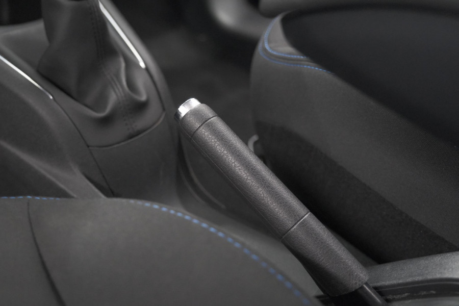 Peugeot 208 PureTech 82 Signature | Apple Carplay | Parkeersensoren | Navigatie | Airco