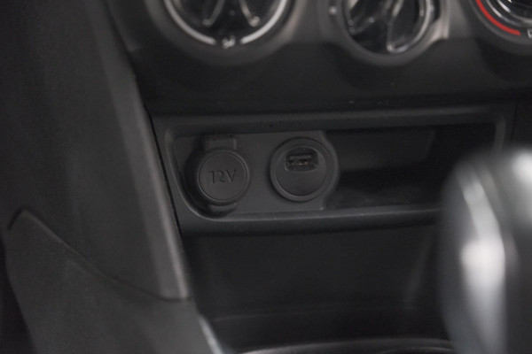 Peugeot 208 PureTech 82 Signature | Apple Carplay | Parkeersensoren | Navigatie | Airco