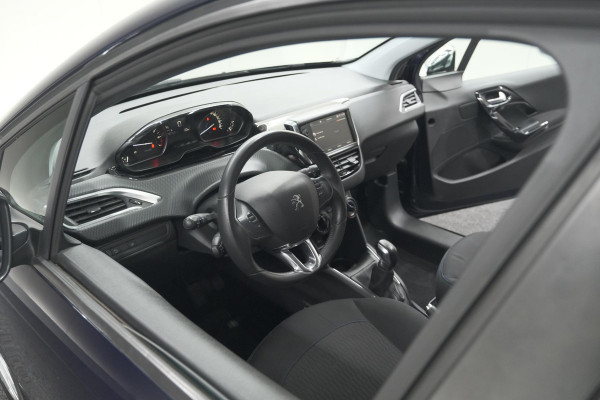 Peugeot 208 PureTech 82 Signature | Apple Carplay | Parkeersensoren | Navigatie | Airco