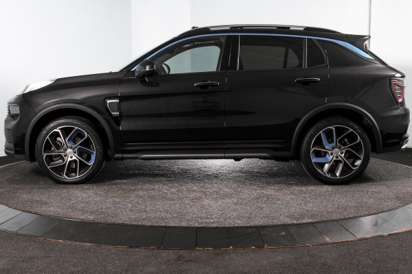 Lynk & Co 01 1.5 PHEV 261PK MY23 | Donkere hemel | 360 Camera | 7.4 kWh Boordlader | S/K-panodak | Adapt. Cruise | Memory | Elek. klep | LM 20" | 1798