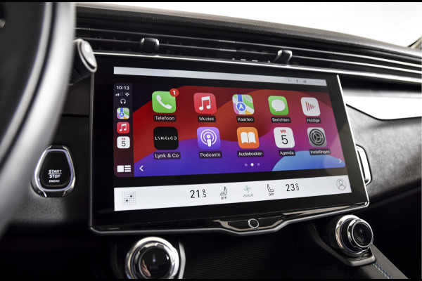 Lynk & Co 01 1.5 PHEV 261PK MY23 | Donkere hemel | 360 Camera | 7.4 kWh boordlader | S/K-panodak | Adapt. Cruise | Memory | Elek. klep | LM 20" | 2285