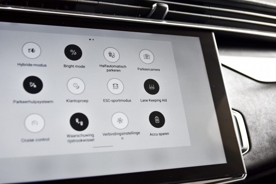 Lynk & Co 01 1.5 PHEV 261PK MY23 | Donkere hemel | 360 Camera | 7.4 kWh boordlader | S/K-panodak | Adapt. Cruise | Memory | Elek. klep | LM 20" | 2285