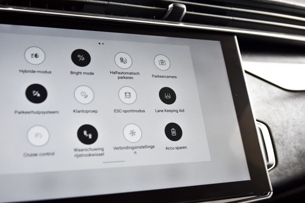 Lynk & Co 01 1.5 PHEV 261PK MY23 | Donkere hemel | 360 Camera | 7.4 kWh boordlader | S/K-panodak | Adapt. Cruise | Memory | Elek. klep | LM 20" | 2285