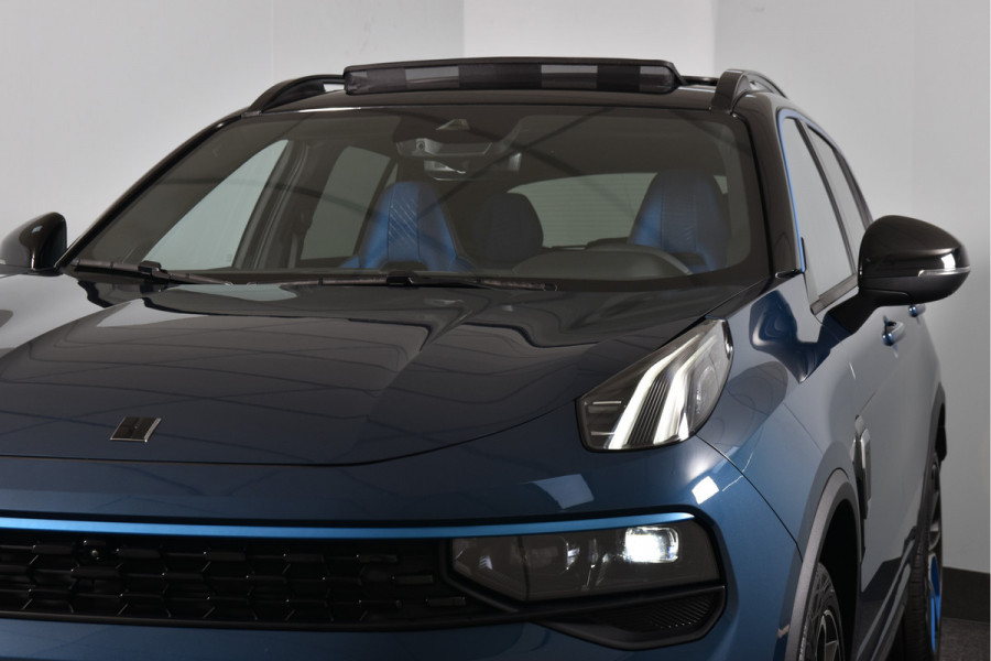 Lynk & Co 01 1.5 PHEV 261PK MY23 | Donkere hemel | 360 Camera | 7.4 kWh boordlader | S/K-panodak | Adapt. Cruise | Memory | Elek. klep | LM 20" | 2285