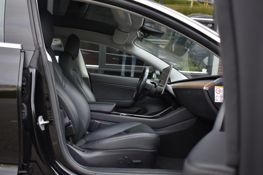 Tesla Model 3 Long Range AWD 75 kWh Tesla Model 3 Long Range Autopilot Pano 19"inch  AWD