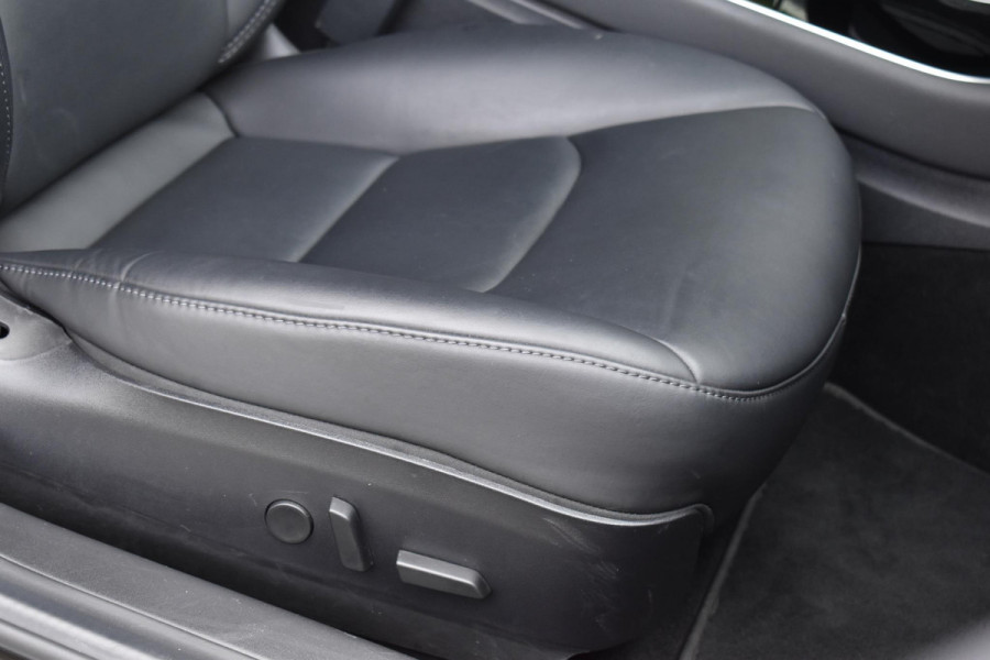 Tesla Model 3 Long Range AWD 75 kWh Tesla Model 3 Long Range Autopilot Pano 19"inch  AWD