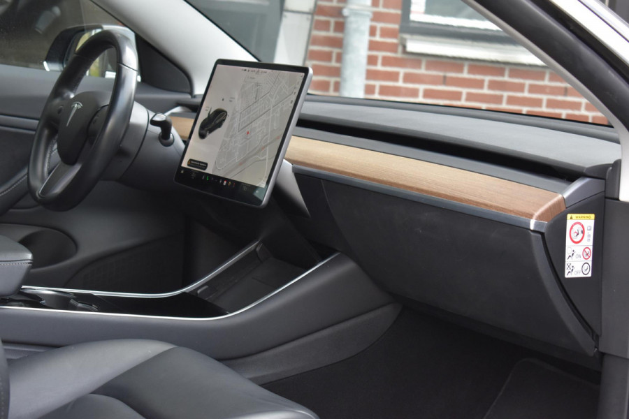 Tesla Model 3 Long Range AWD 75 kWh Tesla Model 3 Long Range Autopilot Pano 19"inch  AWD