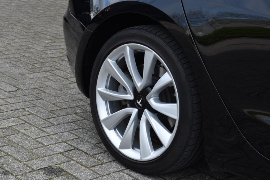 Tesla Model 3 Long Range AWD 75 kWh Tesla Model 3 Long Range Autopilot Pano 19"inch  AWD