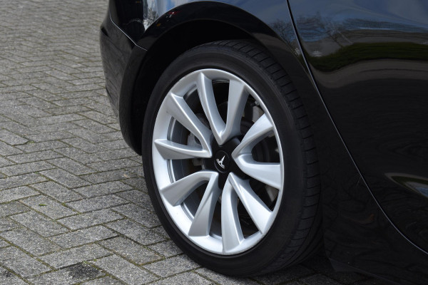 Tesla Model 3 Long Range AWD 75 kWh Tesla Model 3 Long Range Autopilot Pano 19"inch  AWD