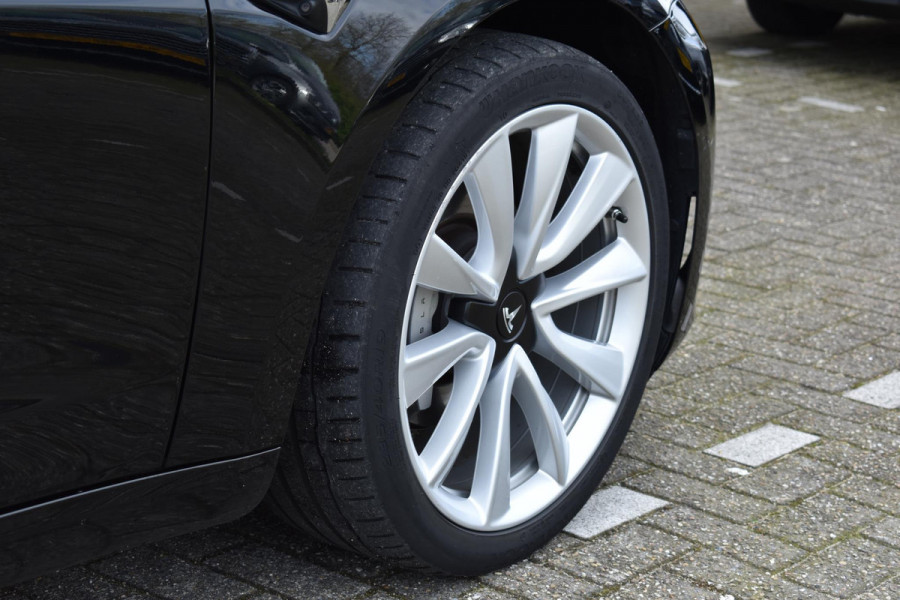 Tesla Model 3 Long Range AWD 75 kWh Tesla Model 3 Long Range Autopilot Pano 19"inch  AWD