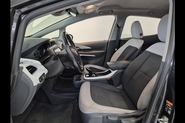 Opel Ampera-E Business 60 kWh Apple Carplay | Keyless | Parkeersensoren Voor/Achter | Stoel/Stuurverwarming |