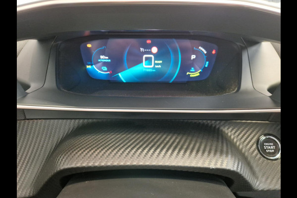 Peugeot e-2008 EV Allure Pack 50 kWh 11kW 3-Fase | Achteruitrijcamera | Climate Control | Parkeersensoren achter