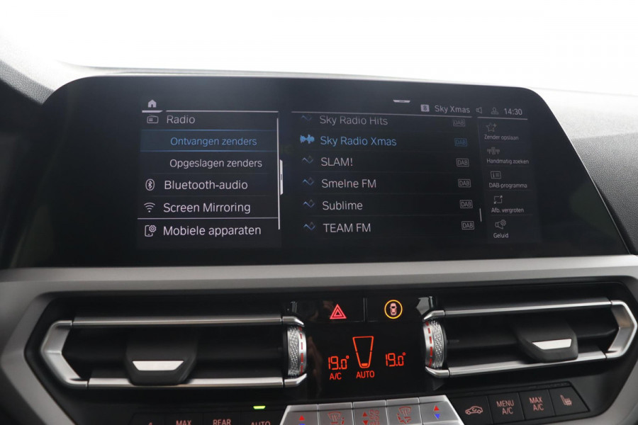 BMW 3 Serie Touring 320e Business Edition Plus|Laser|Leder|Sportstoelen|Adaptive Cruise Control