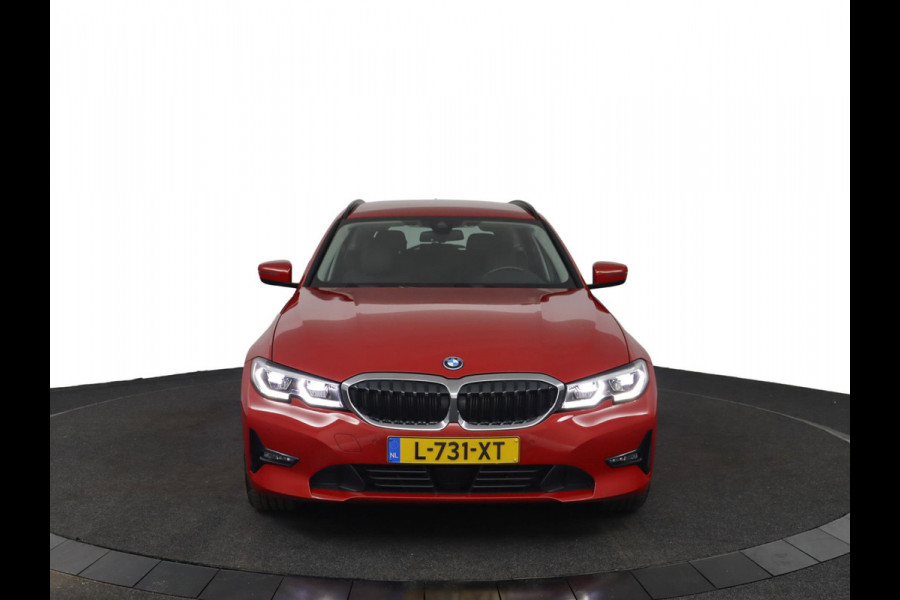 BMW 3 Serie Touring 320e Business Edition Plus|Laser|Leder|Sportstoelen|Adaptive Cruise Control