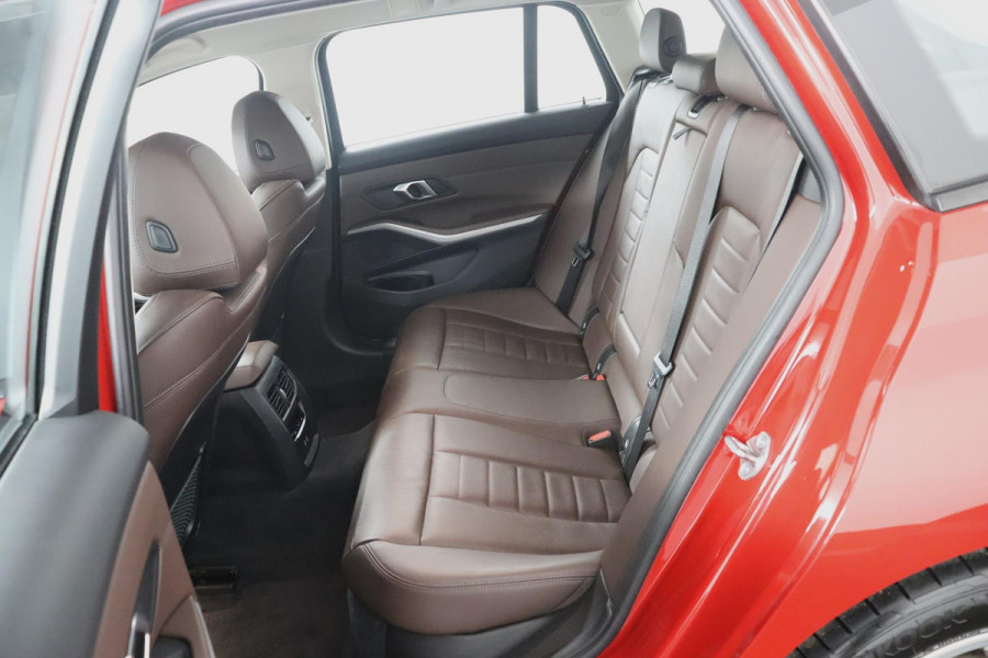 BMW 3 Serie Touring 320e Business Edition Plus|Laser|Leder|Sportstoelen|Adaptive Cruise Control