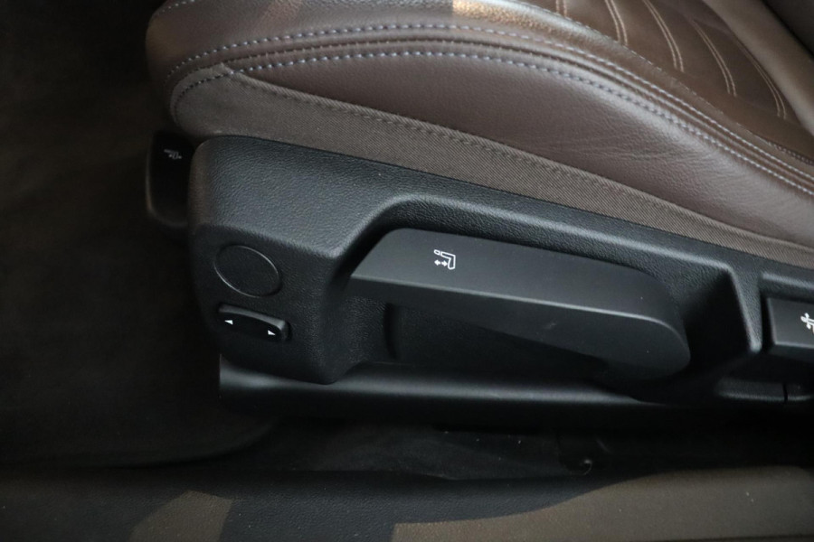 BMW 3 Serie Touring 320e Business Edition Plus|Laser|Leder|Sportstoelen|Adaptive Cruise Control