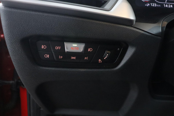 BMW 3 Serie Touring 320e Business Edition Plus|Laser|Leder|Sportstoelen|Adaptive Cruise Control