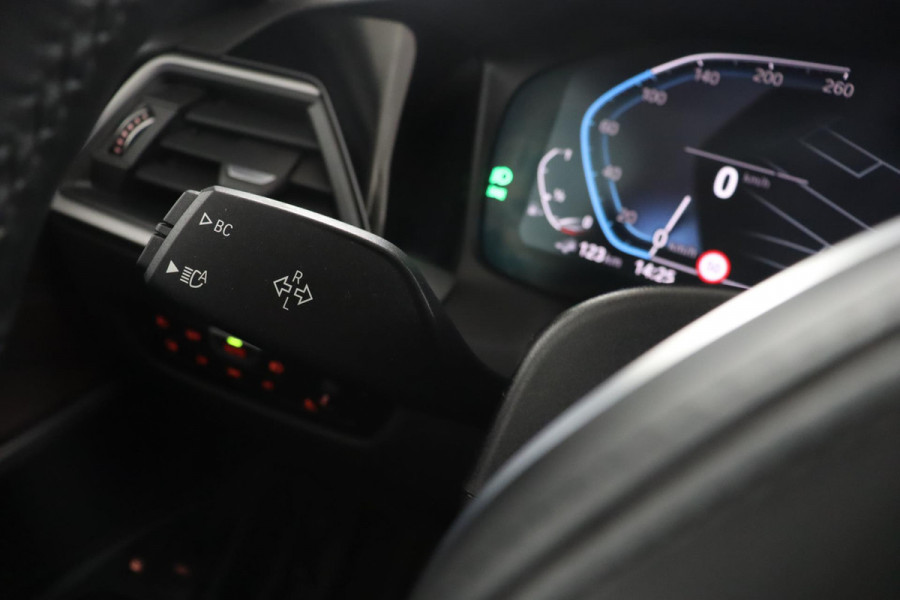 BMW 3 Serie Touring 320e Business Edition Plus|Laser|Leder|Sportstoelen|Adaptive Cruise Control