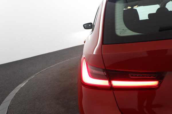 BMW 3 Serie Touring 320e Business Edition Plus|Laser|Leder|Sportstoelen|Adaptive Cruise Control