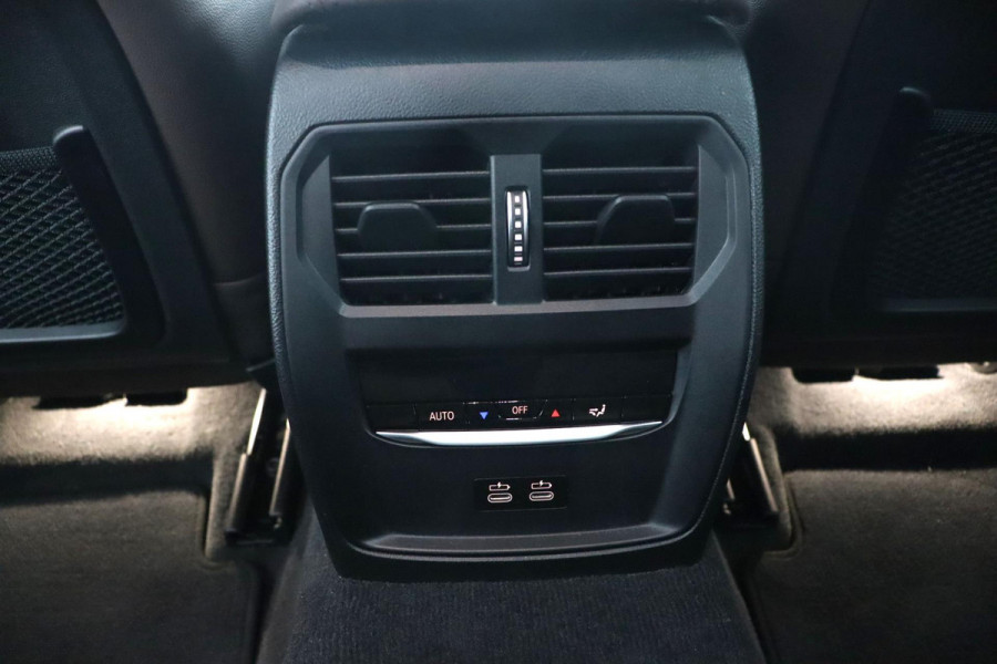 BMW 3 Serie Touring 320e Business Edition Plus|Laser|Leder|Sportstoelen|Adaptive Cruise Control