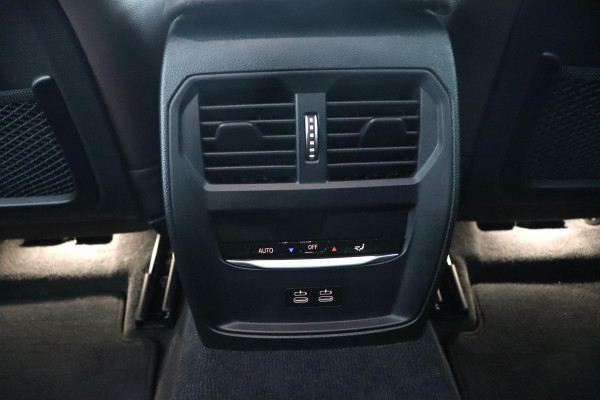 BMW 3 Serie Touring 320e Business Edition Plus|Laser|Leder|Sportstoelen|Adaptive Cruise Control