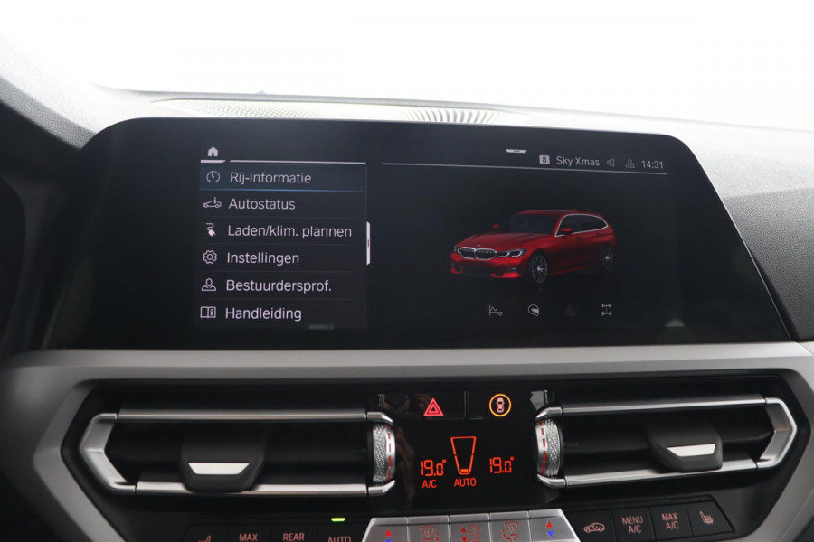 BMW 3 Serie Touring 320e Business Edition Plus|Laser|Leder|Sportstoelen|Adaptive Cruise Control