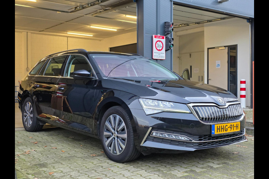 Škoda Superb Combi 1.4 TSI iV Business Edition Plus / STANDKACHEL / AFN.TREKHAAK / CRYSTAL LIGHTING / CAMERA / INCL. GARANTIE !