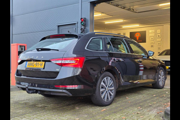 Škoda Superb Combi 1.4 TSI iV Business Edition Plus / STANDKACHEL / AFN.TREKHAAK / CRYSTAL LIGHTING / CAMERA / INCL. GARANTIE !