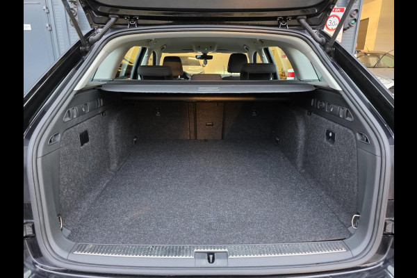 Škoda Superb Combi 1.4 TSI iV Business Edition Plus / STANDKACHEL / AFN.TREKHAAK / CRYSTAL LIGHTING / CAMERA / INCL. GARANTIE !
