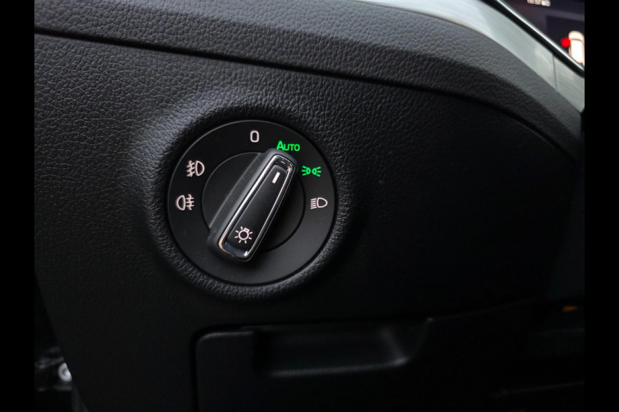 Škoda Superb Combi 1.4 TSI iV Business Edition Plus / STANDKACHEL / AFN.TREKHAAK / CRYSTAL LIGHTING / CAMERA / INCL. GARANTIE !