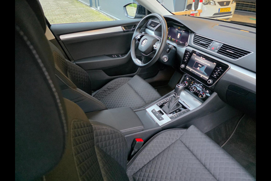 Škoda Superb Combi 1.4 TSI iV Business Edition Plus / STANDKACHEL / AFN.TREKHAAK / CRYSTAL LIGHTING / CAMERA / INCL. GARANTIE !