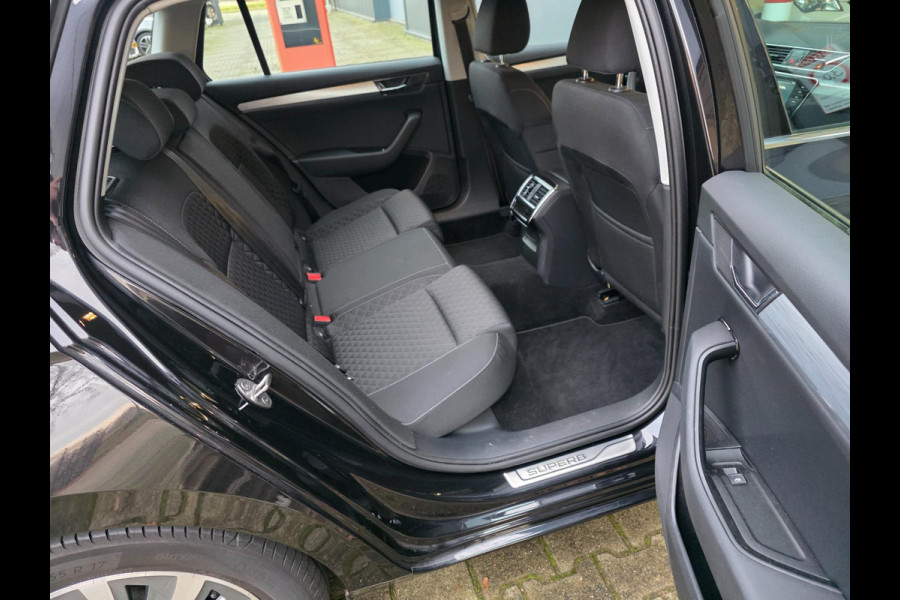 Škoda Superb Combi 1.4 TSI iV Business Edition Plus / STANDKACHEL / AFN.TREKHAAK / CRYSTAL LIGHTING / CAMERA / INCL. GARANTIE !