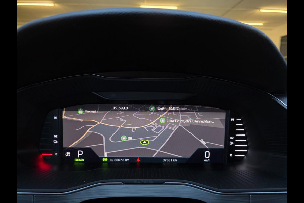 Škoda Superb Combi 1.4 TSI iV Business Edition Plus / STANDKACHEL / AFN.TREKHAAK / CRYSTAL LIGHTING / CAMERA / INCL. GARANTIE !