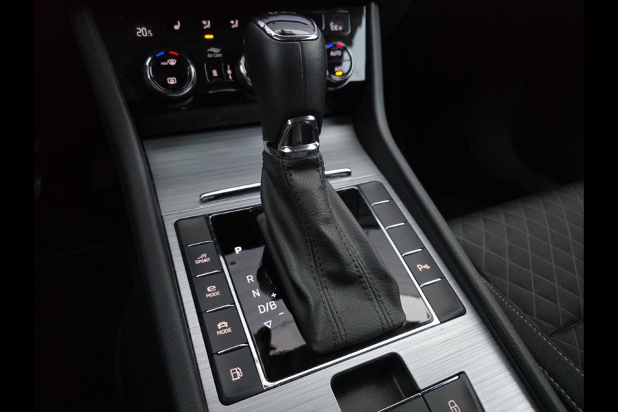Škoda Superb Combi 1.4 TSI iV Business Edition Plus / STANDKACHEL / AFN.TREKHAAK / CRYSTAL LIGHTING / CAMERA / INCL. GARANTIE !